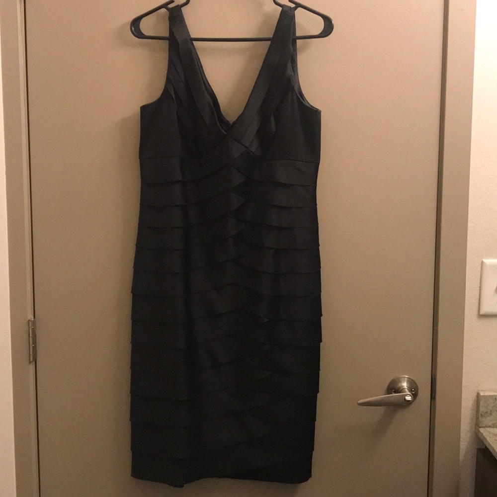 Beautiful little black dress - Picture 1 of 4